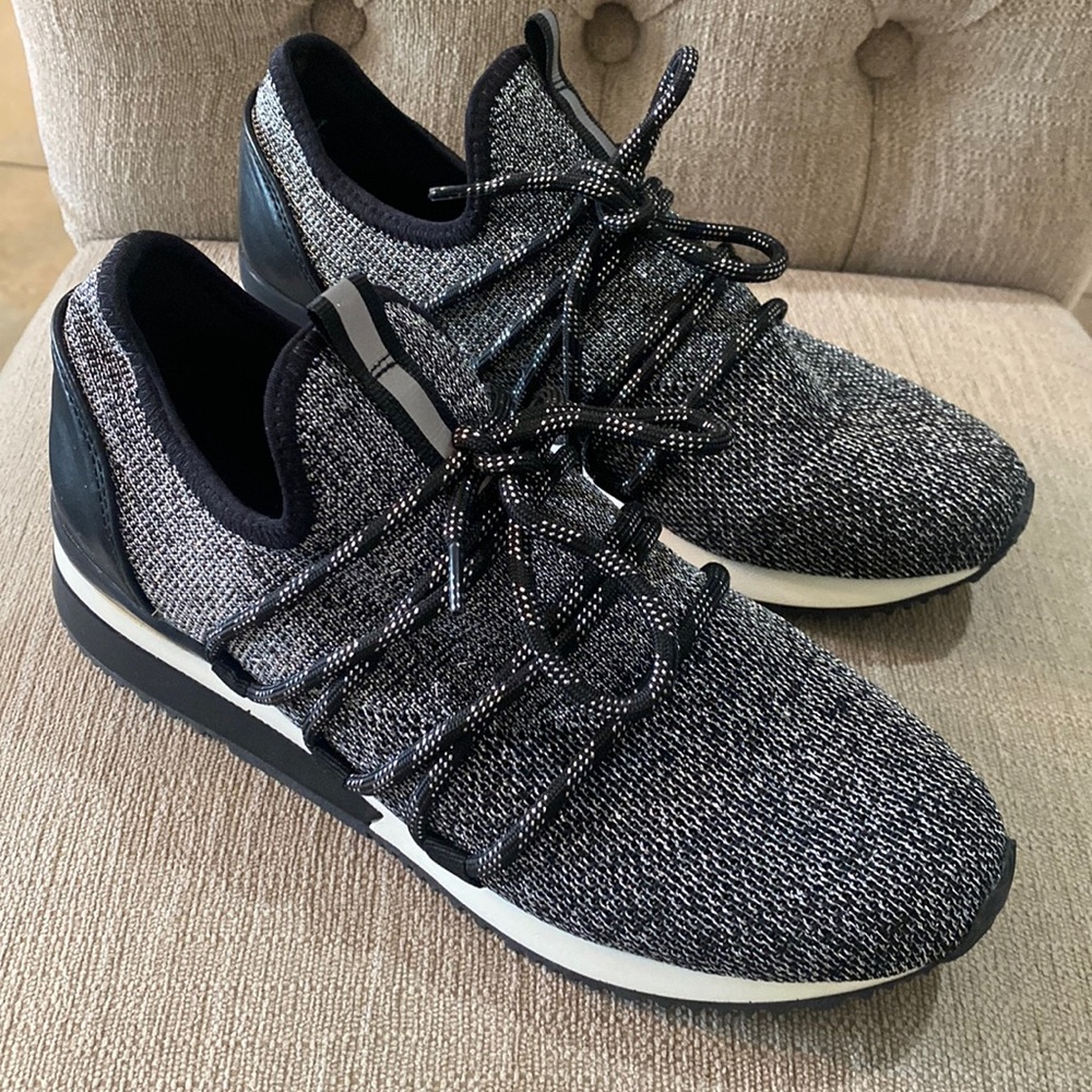 Urban Sport LIKE NEW By J/ Slides Mara Metallic Ladies Knit Slip-On Sneaker Sz 7